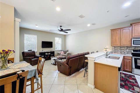 Townhouse in Winter Springs, Florida 3 bedrooms, 177.81 sq.m. № 1372111 - photo 20