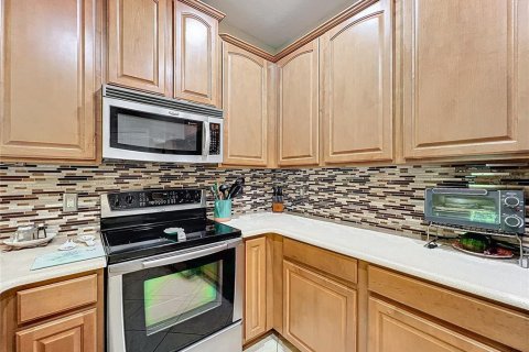 Townhouse in Winter Springs, Florida 3 bedrooms, 177.81 sq.m. № 1372111 - photo 18