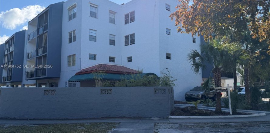 Кондоминиум с 1 спальней в Норт-Майами, Флорида № 2026069