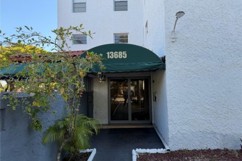 Снять в аренду кондоминиум в Норт-Майами, Флорида 1 спальня, 72.19м2, № 2026069 - фото 3