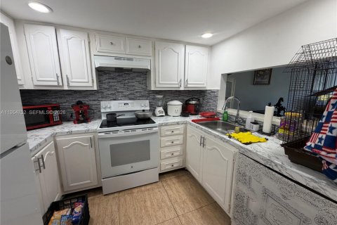 Снять в аренду кондоминиум в Норт-Майами, Флорида 1 спальня, 72.19м2, № 2026069 - фото 11