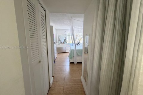 Снять в аренду кондоминиум в Норт-Майами, Флорида 1 спальня, 72.19м2, № 2026069 - фото 13