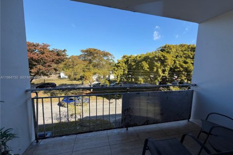 Снять в аренду кондоминиум в Норт-Майами, Флорида 1 спальня, 72.19м2, № 2026069 - фото 20