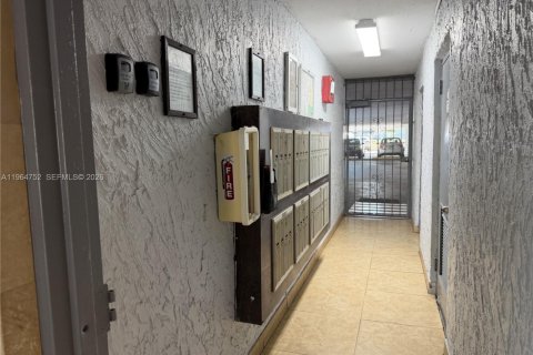 Снять в аренду кондоминиум в Норт-Майами, Флорида 1 спальня, 72.19м2, № 2026069 - фото 5