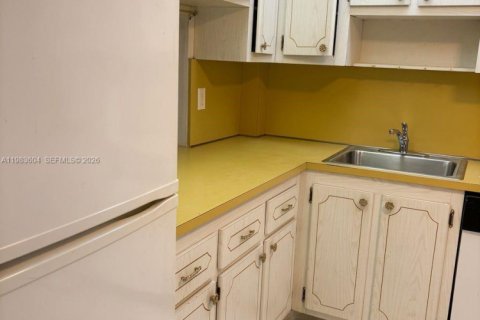 Condominio en venta en Hallandale Beach, Florida, 2 dormitorios, 99.78 m2 № 2049448 - foto 5