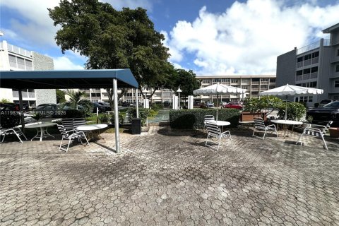Condominio en venta en Hallandale Beach, Florida, 2 dormitorios, 99.78 m2 № 2049448 - foto 13