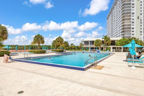 Condo in Sunny Isles Beach, Florida, 1 bedroom  № 1943917 - photo 19