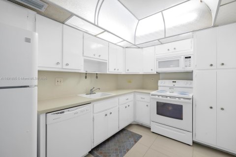 Condo in Sunny Isles Beach, Florida, 1 bedroom  № 1943917 - photo 7