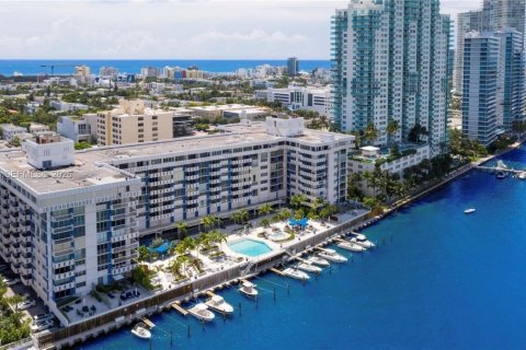 Copropriété à louer à Miami Beach, Floride: 52.03 m2 № 2351384 - photo 26