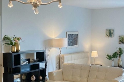 Copropriété à louer à Miami Beach, Floride: 52.03 m2 № 2351384 - photo 22