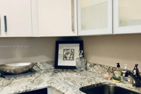 Copropriété à louer à Miami Beach, Floride: 52.03 m2 № 2351384 - photo 18