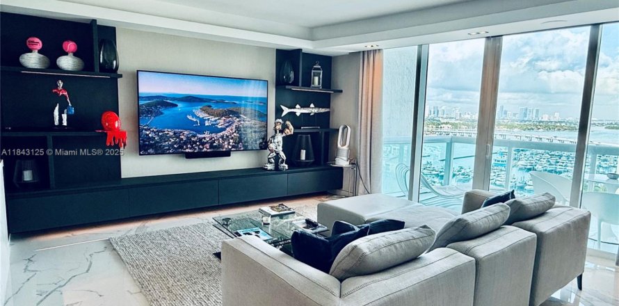 Кондоминиум с 1 спальней в Майами-Бич, Флорида № 1958474