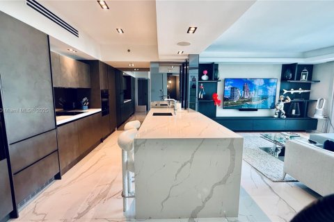 Снять в аренду кондоминиум в Майами-Бич, Флорида 1 спальня, 93.65м2, № 1958474 - фото 3