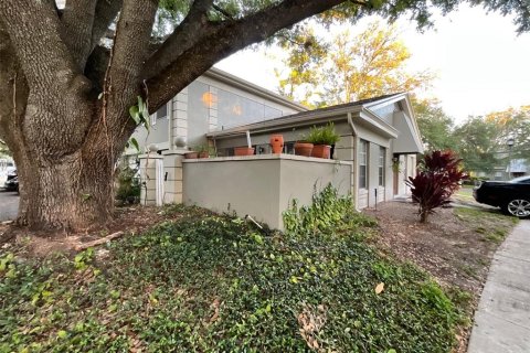 Touwnhouse à vendre à Tampa, Floride: 3 chambres, 118.17 m2 № 1914738 - photo 2