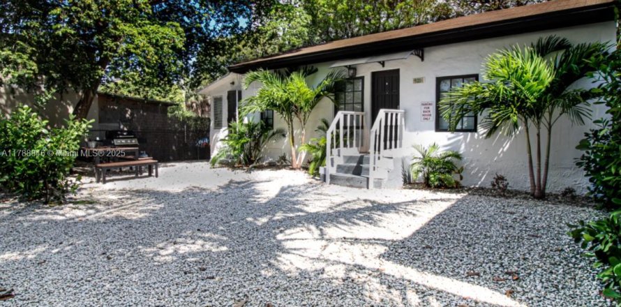 Villa ou maison à Miami, Floride 3 chambres, 65.03 m2 № 1704936