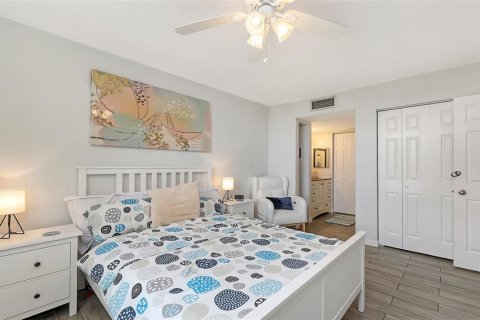 Condo in Bradenton, Florida, 2 bedrooms  № 1906959 - photo 23