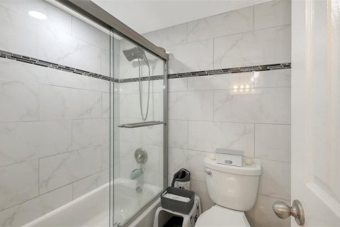 Condo in Bradenton, Florida, 2 bedrooms  № 1906959 - photo 25