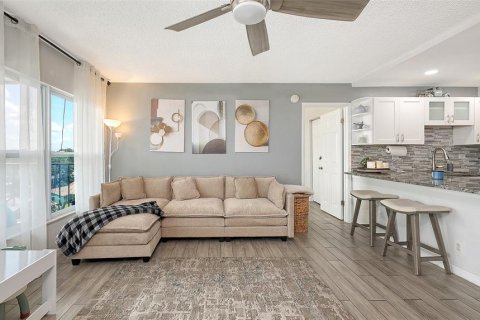 Condo in Bradenton, Florida, 2 bedrooms  № 1906959 - photo 9