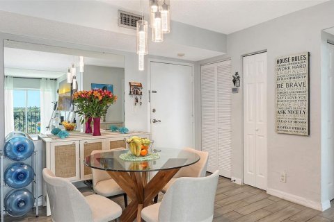 Condo in Bradenton, Florida, 2 bedrooms  № 1906959 - photo 18
