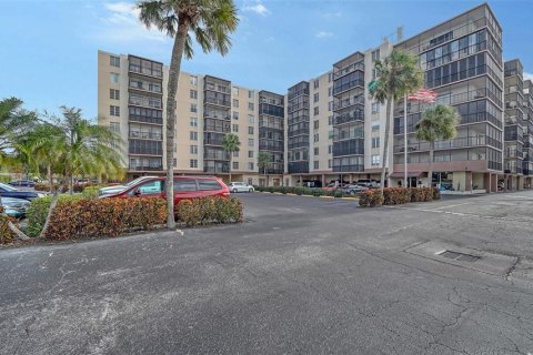 Condo in Bradenton, Florida, 2 bedrooms  № 1906959 - photo 1