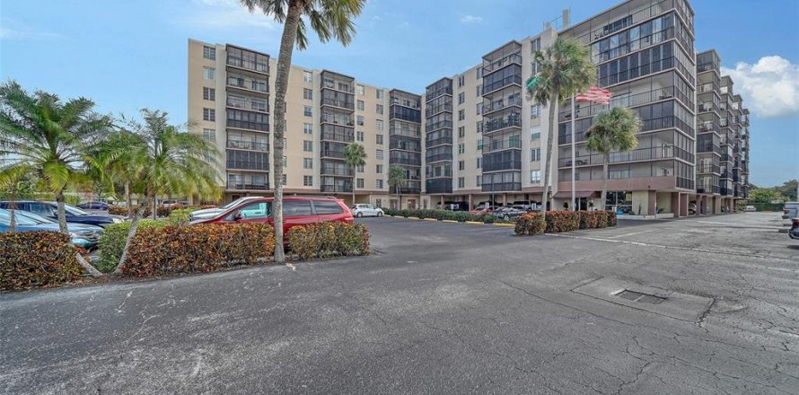 Condo in Bradenton, Florida, 2 bedrooms  № 1906959