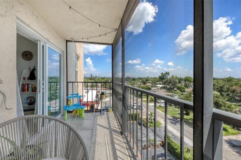 Condo in Bradenton, Florida, 2 bedrooms  № 1906959 - photo 8