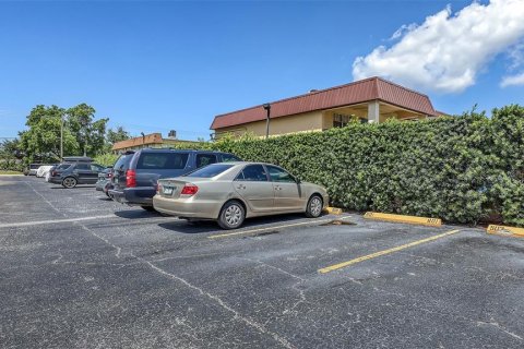 Condo in Bradenton, Florida, 2 bedrooms  № 1906959 - photo 30
