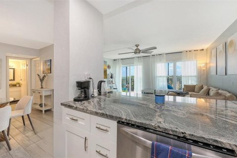 Condo in Bradenton, Florida, 2 bedrooms  № 1906959 - photo 16