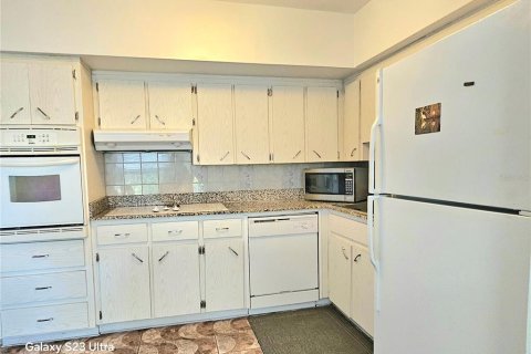 Copropriété à louer à Clearwater, Floride: 1 chambre, 115.57 m2 № 2105136 - photo 4