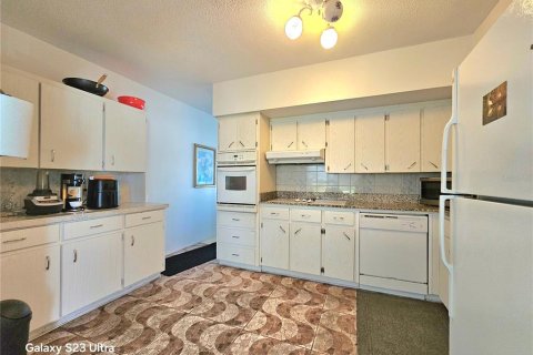 Copropriété à louer à Clearwater, Floride: 1 chambre, 115.57 m2 № 2105136 - photo 3