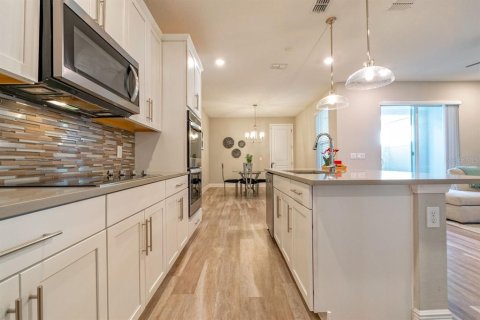 Touwnhouse à vendre à Orlando, Floride: 3 chambres, 183.02 m2 № 1572549 - photo 13