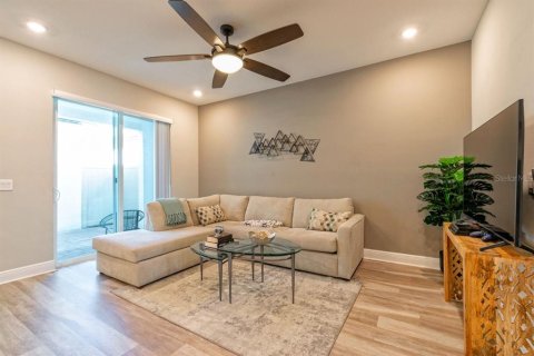 Touwnhouse à vendre à Orlando, Floride: 3 chambres, 183.02 m2 № 1572549 - photo 8