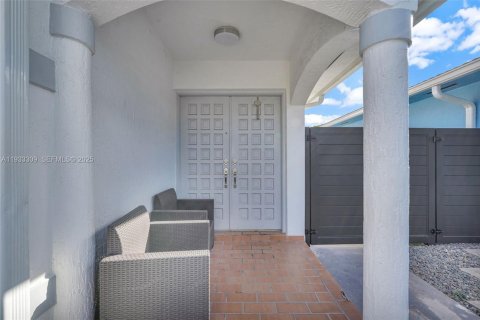 Купить виллу или дом в Хайалиа, Флорида 4 спальни, 134.89м2, № 1994761 - фото 22