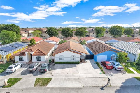 Купить виллу или дом в Хайалиа, Флорида 4 спальни, 134.89м2, № 1994761 - фото 3