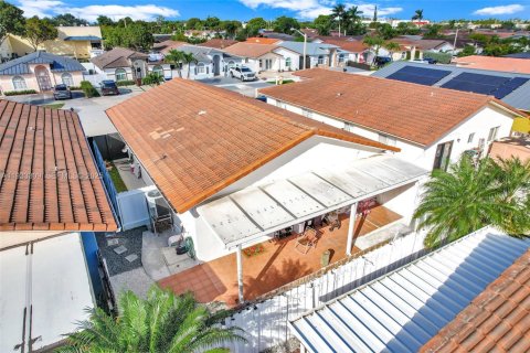 Купить виллу или дом в Хайалиа, Флорида 4 спальни, 134.89м2, № 1994761 - фото 16