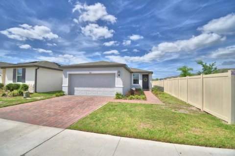 House in Kissimmee, Florida 3 bedrooms, 119.66 sq.m. № 2228110