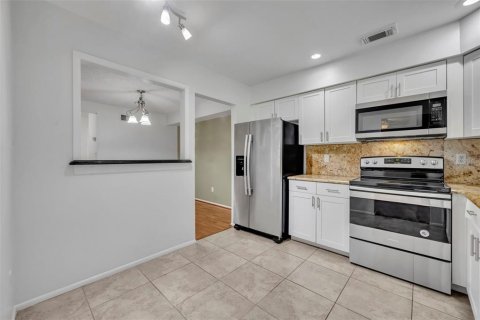 Condo in Lake Mary, Florida, 2 bedrooms  № 1778314 - photo 10