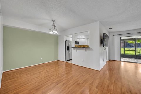 Condo in Lake Mary, Florida, 2 bedrooms  № 1778314 - photo 5