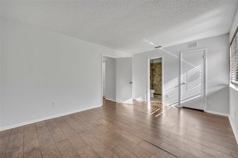 Condo in Lake Mary, Florida, 2 bedrooms  № 1778314 - photo 13