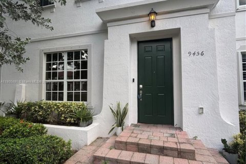 Townhouse in Miami, Florida 3 bedrooms, 149.39 sq.m. № 1953788 - photo 2