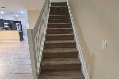 Townhouse in Miami, Florida 3 bedrooms, 149.39 sq.m. № 1953788 - photo 13