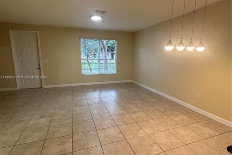 Townhouse in Miami, Florida 3 bedrooms, 149.39 sq.m. № 1953788 - photo 4