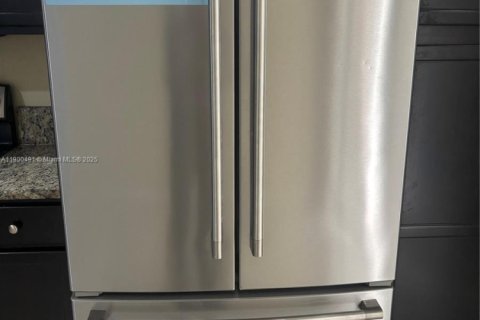 Townhouse in Miami, Florida 3 bedrooms, 149.39 sq.m. № 1953788 - photo 12