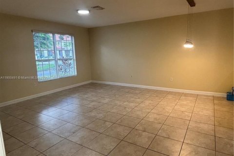 Townhouse in Miami, Florida 3 bedrooms, 149.39 sq.m. № 1953788 - photo 8