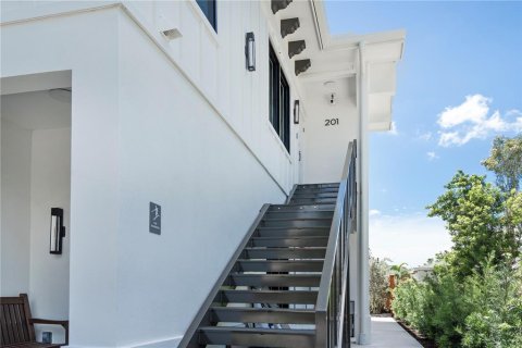 Condo in Sarasota, Florida, 2 bedrooms № 2212544 - photo 3