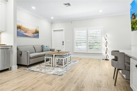 Condo in Sarasota, Florida, 2 bedrooms № 2212544 - photo 6