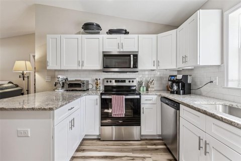 Villa ou maison à vendre à Ocklawaha, Floride: 3 chambres, 97.83 m2 № 2148059 - photo 8