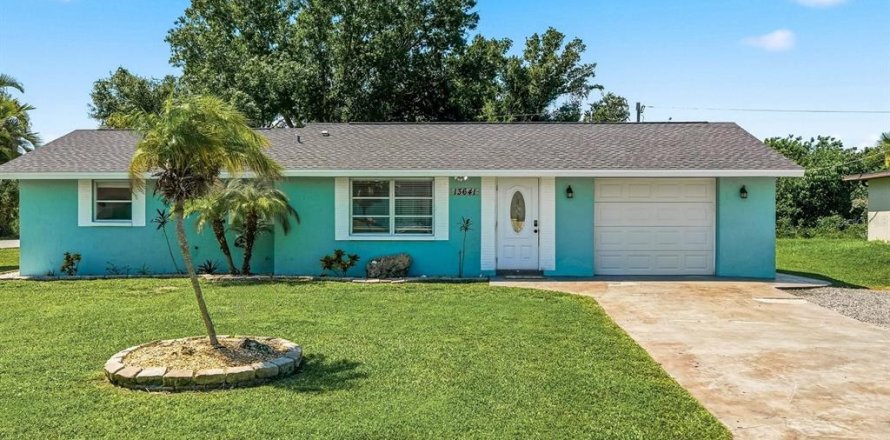 Villa ou maison à Port Charlotte, Floride 3 chambres, 133.04 m2 № 2303364