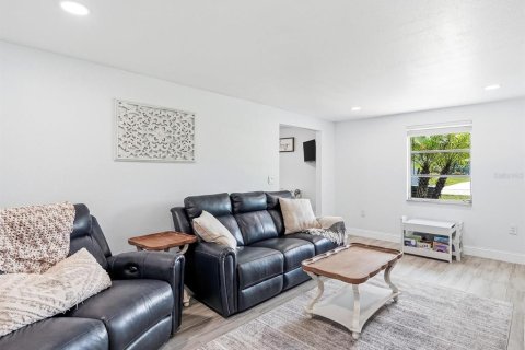 Villa ou maison à vendre à Port Charlotte, Floride: 3 chambres, 133.04 m2 № 2303364 - photo 15
