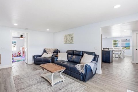 Villa ou maison à vendre à Port Charlotte, Floride: 3 chambres, 133.04 m2 № 2303364 - photo 14